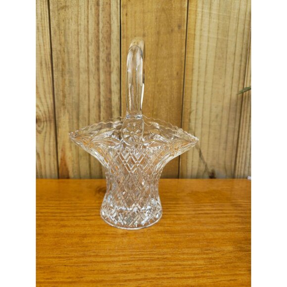 Vintage Princess House Crystal Diamond Cut Glass Basket with a Handle - Picture 1 of 14